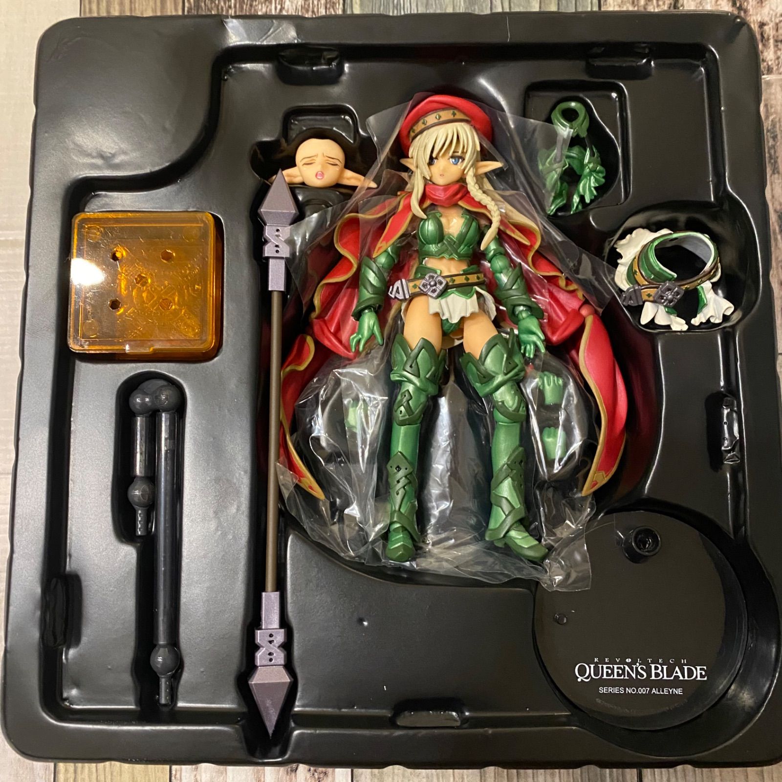 リボルテック クイーンズブレイド No.007 戦闘教官 アレイン(1Pカラー) リボルテック クイーンズブレイド No.007 戦闘教官 アレイン(1P