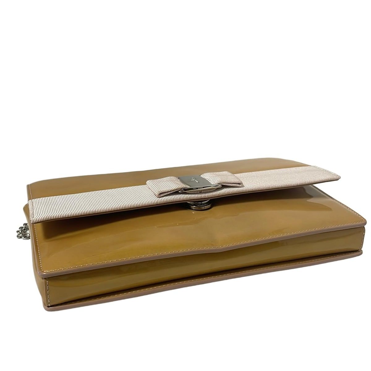 サルバトーレフェラガモ ショルダーバッグ