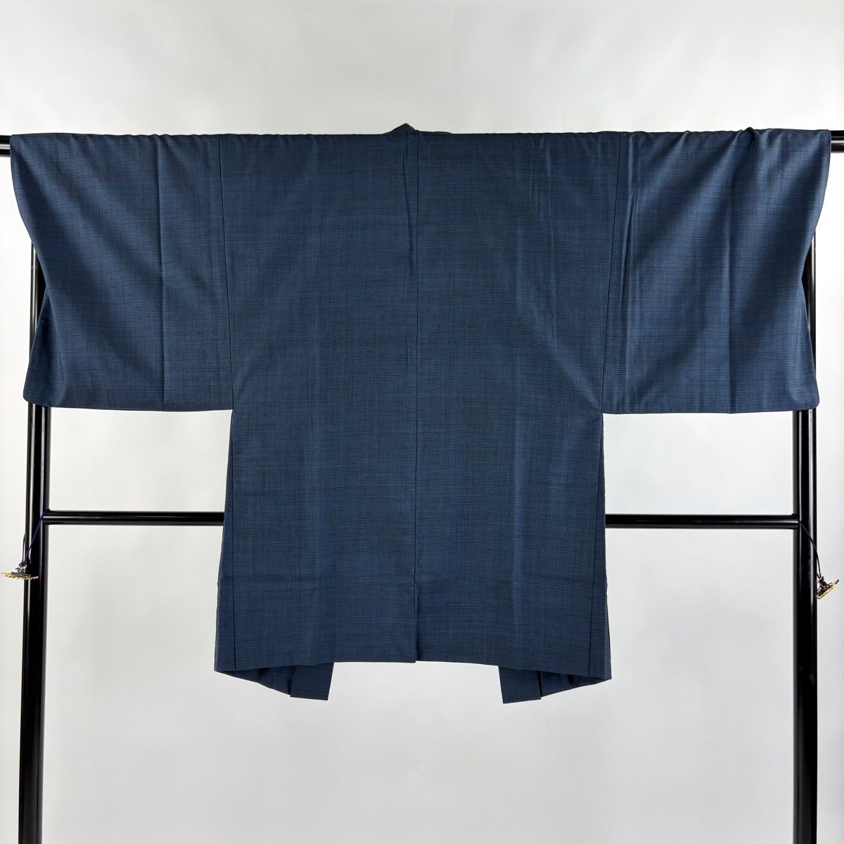 人気の新商品が続々入荷。 男着物 身丈142cm 裄丈70cm M 袷 アンサンブル 大島紬 純泥染 証紙 幾何学模様 濃紺 正絹 秀品