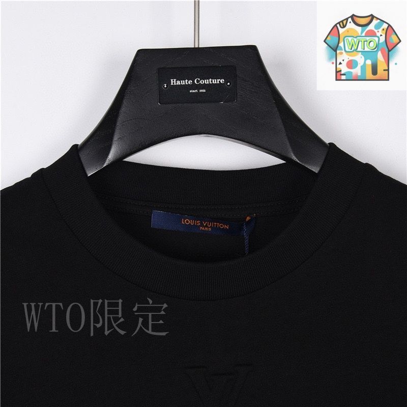 【LOUIS VUITTON】シンプルデザイン クール◎エンボスLV Tシャツ 今日特価】Louis Vuitton/LV ルイヴィトン 25SS 刺繍ロゴ T