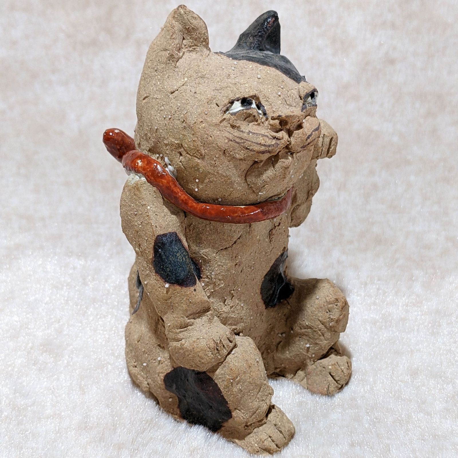 ささきようこさん作 陶人形 招き猫 赤襟巻 - メルカリ