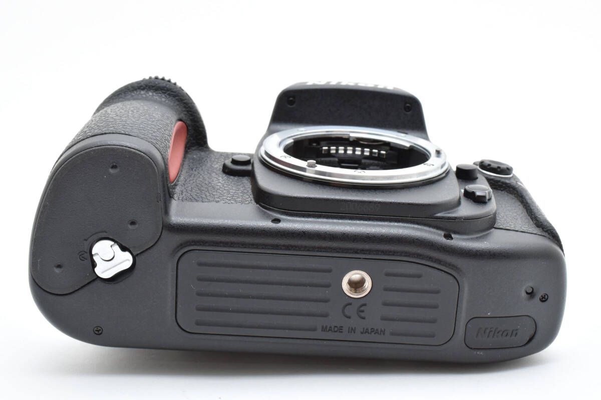 ニコン　Nikon F100 フィルムカメラボディ① 81ont52vHbL._UF350,350_QL50_.jpg