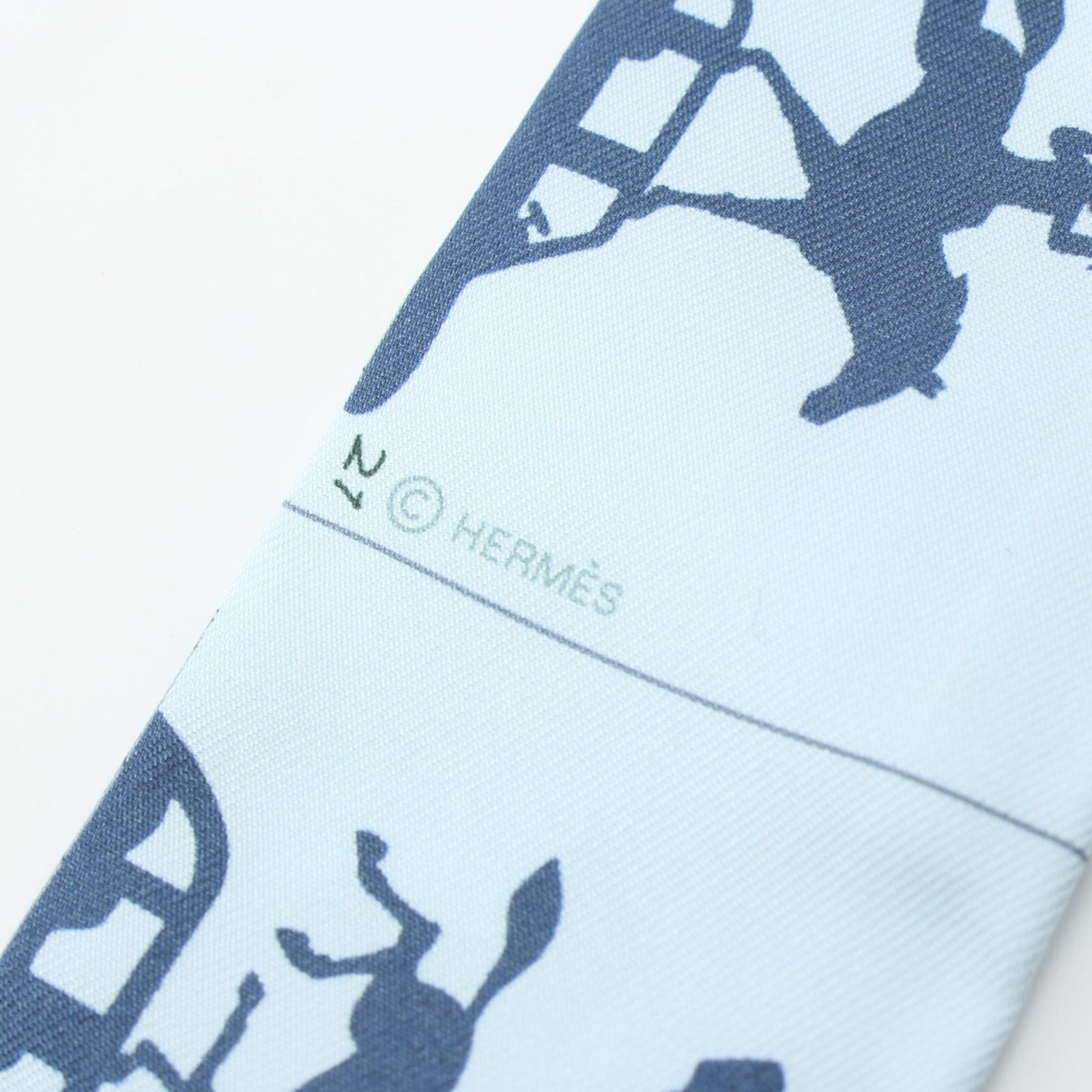 エルメス HERMES スカーフ ツイリー Hermes Parade H064150S05 ブルー
