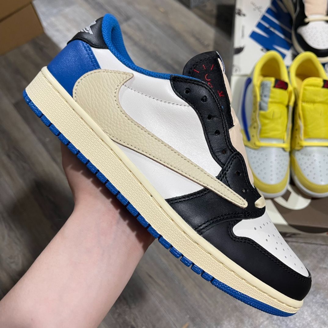 トラヴィススコット × フラグメント × ナイキ エアジョーダン1 ロー OG SP ミリタリー ブルー