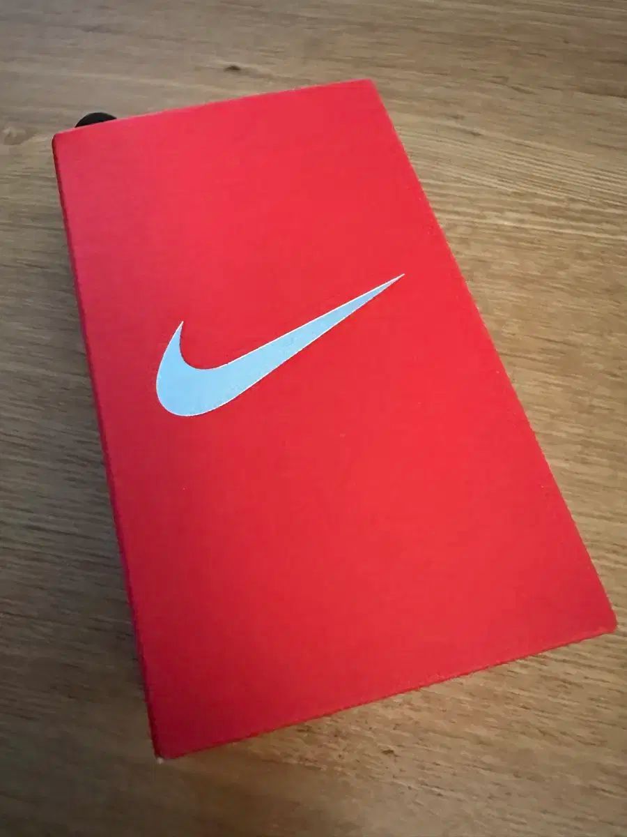 NIKE