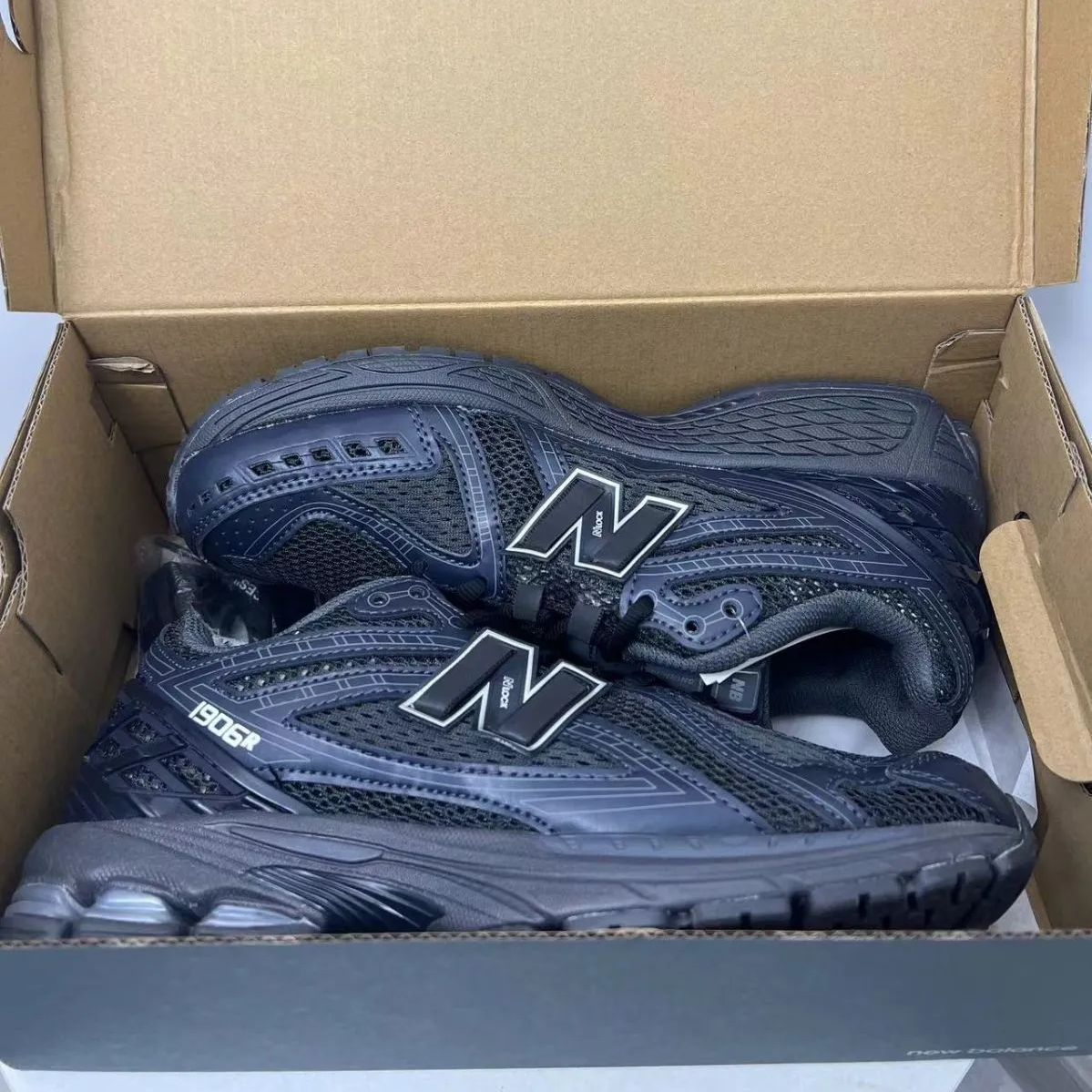 新品未使用 ニューバランス New Balance NB 1906R スニーカー