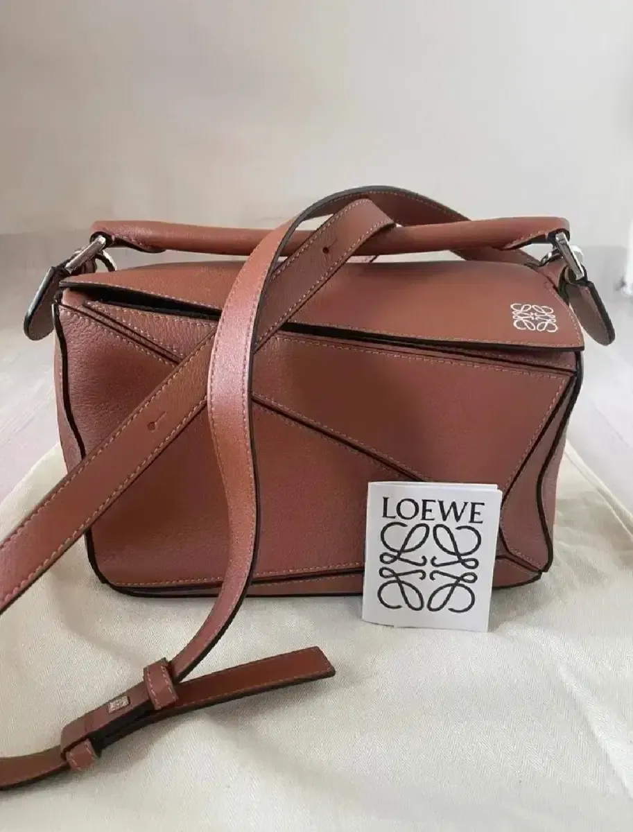 美品LOEWE⭐︎パズルミニショルダーバッグタン パズルバッグ ミニ | 商品詳細 | 高島屋オンラインストア