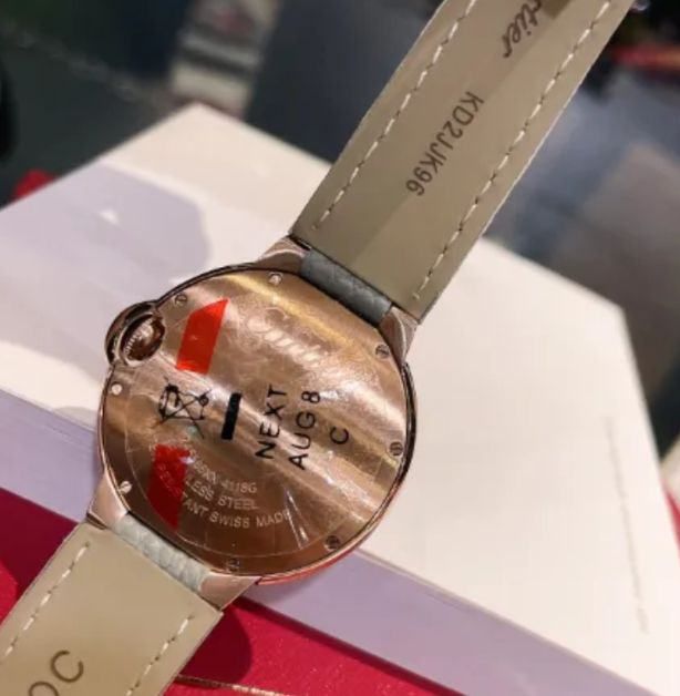 Ballon Bleu de Cartierカルティエブルーバルーン腕時計ラグジュアリー  