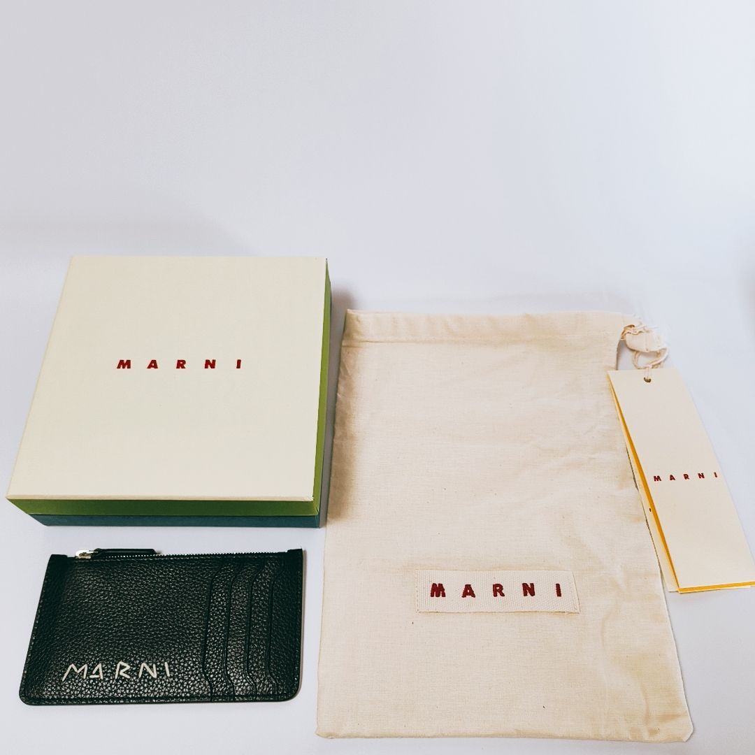 新品未使用】MARNI ブラック レザーカードケース マルニメンディング 