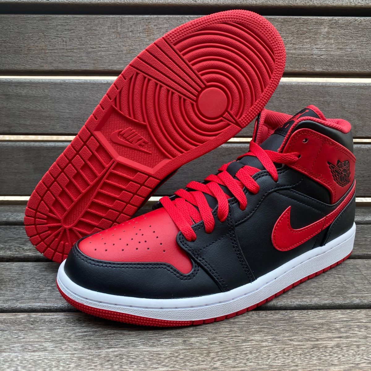 り*丸様 エアジョーダン 赤黒　AIR JORDAN1 LOW ブルズカラー　2 ブルズカラーを纏った エアジョーダン4 