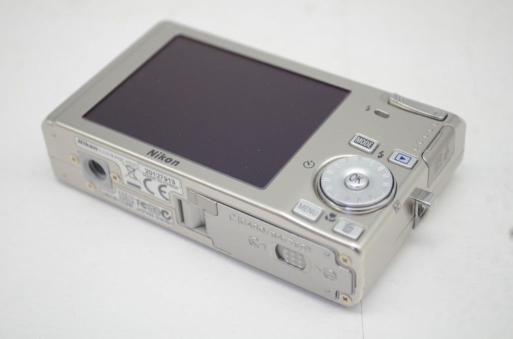 Nikon ニコン COOLPIX S510 コンパクトデジタルカメラ シルバー 元箱付