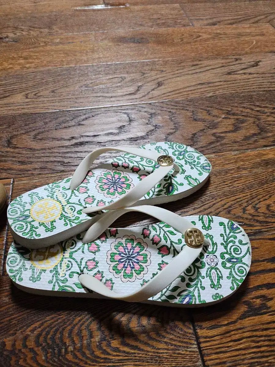 TORY BURCH フラットサンダル トリーバーチ リボン フラットサンダル