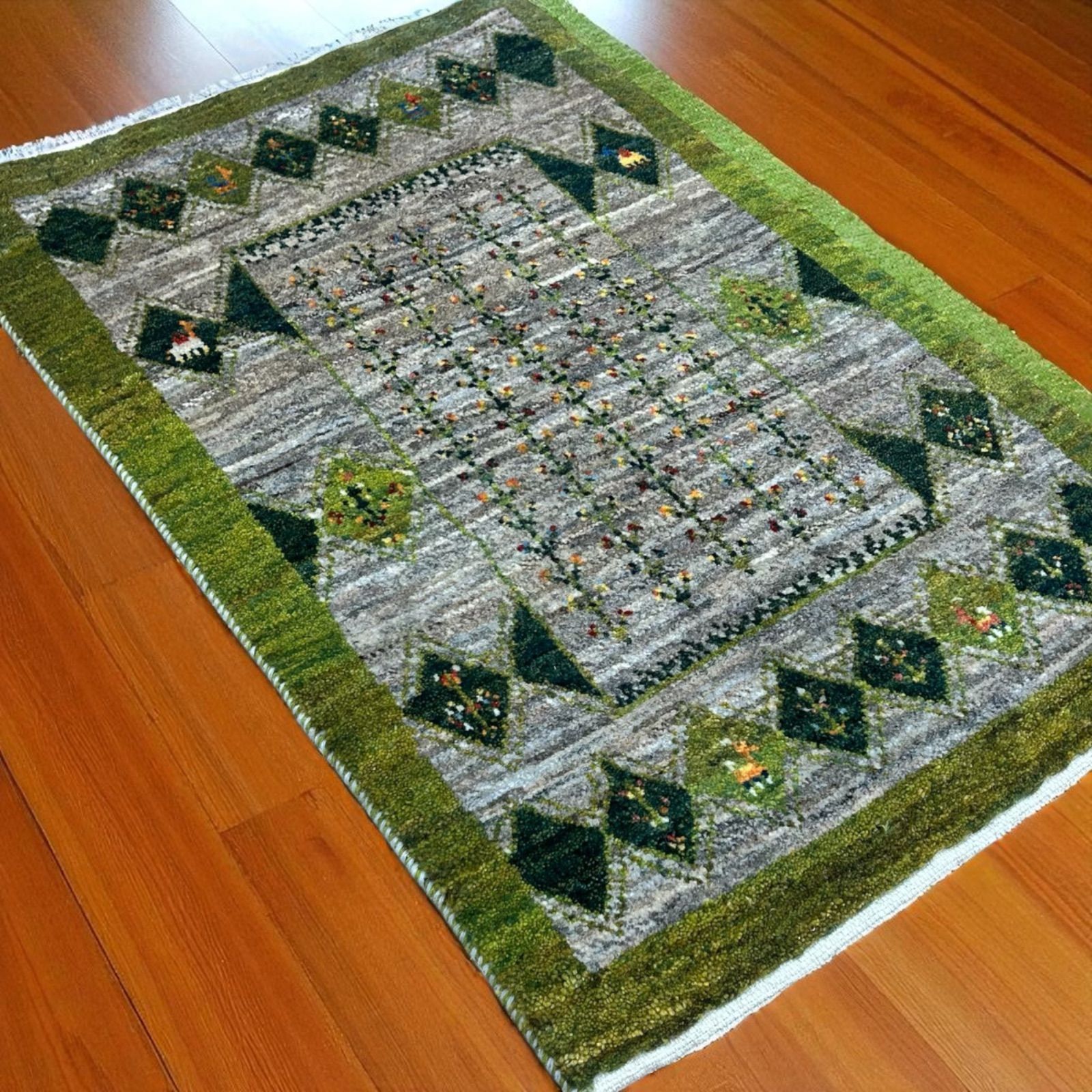 ギャッベ イラン産 手織りカーペット ルリバフ ロリ族 ルリ族 58.5×94.5cm インテリアラグ 草木染め ロリバフト ルリバフ 玄関サイズ チェリーベアギャッベ チェリーベアギャッベ60×90