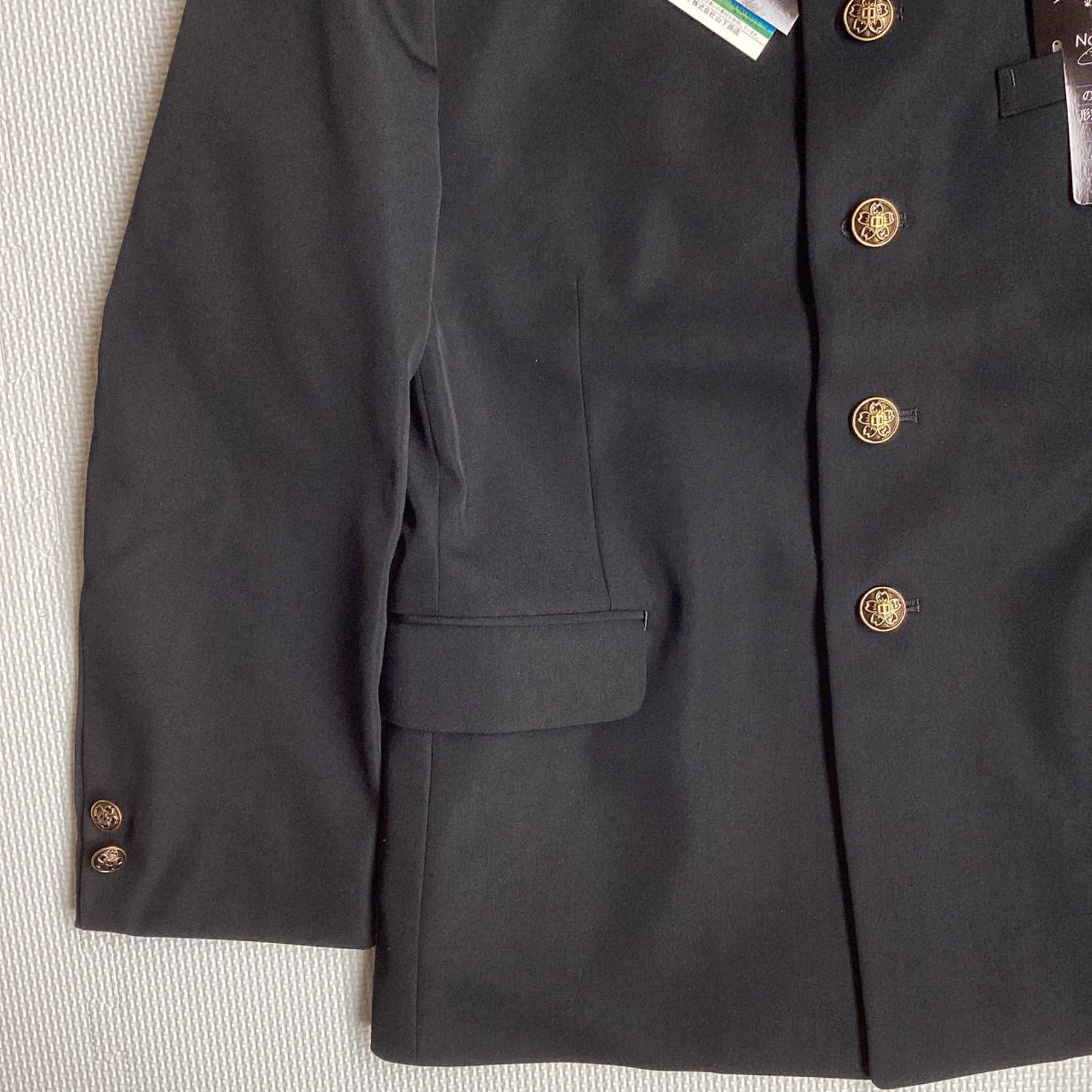 ポリエステル80％ 毛20％