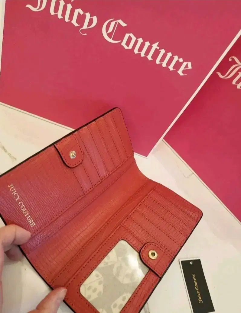 新品未使用　Juicy Couture（ジューシークチュール）赤長財布 新品 JUICY COUTURE(ジューシークチュール) 長財布 レッド