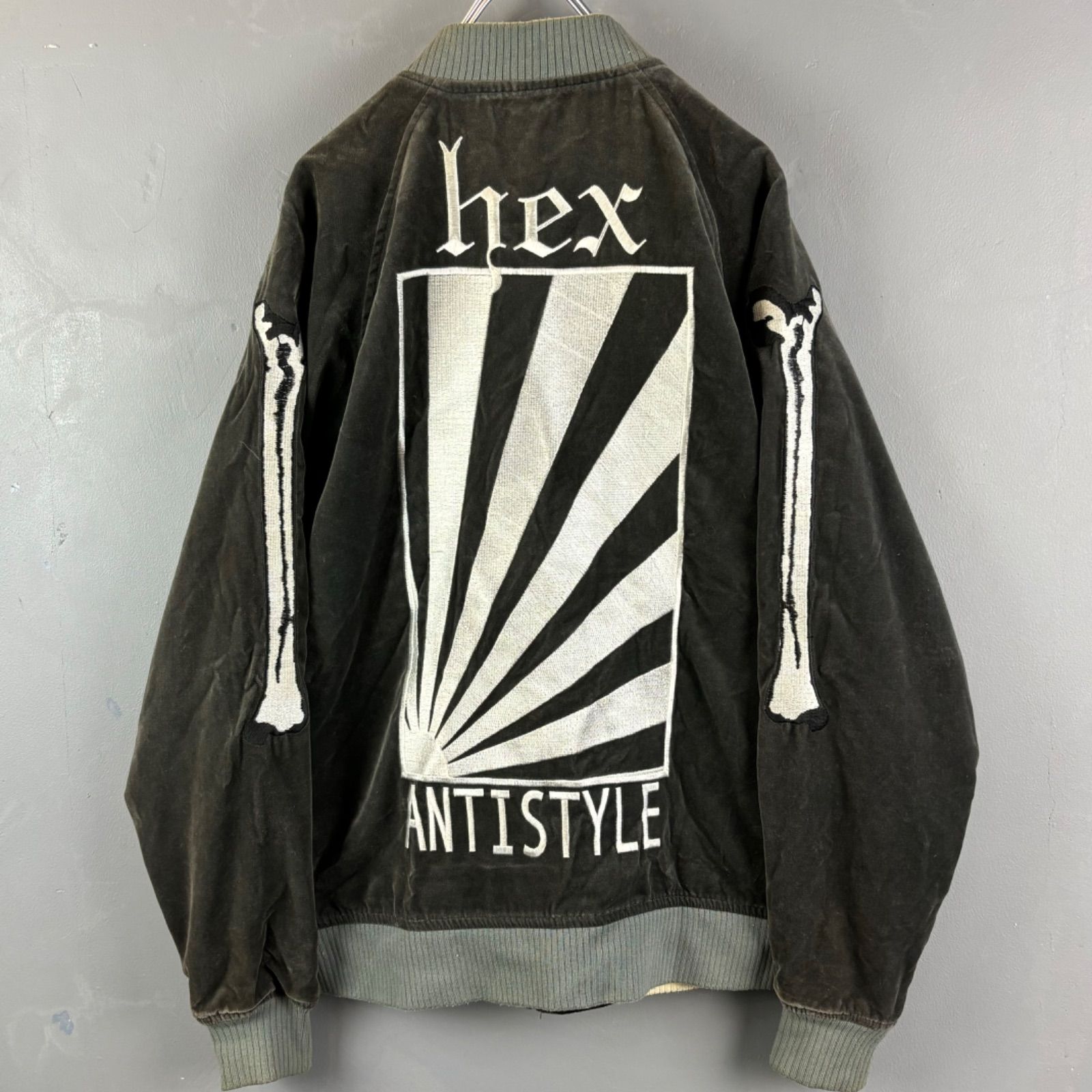 日本製 HEX ANTISTYLE Reversible Logo Embroidery Stadium Jumper gray×black  ヘックスアンチスタイル リバーシブル スタジャン ブルゾン ジップアップ ジャケット 刺繍 - メルカリ