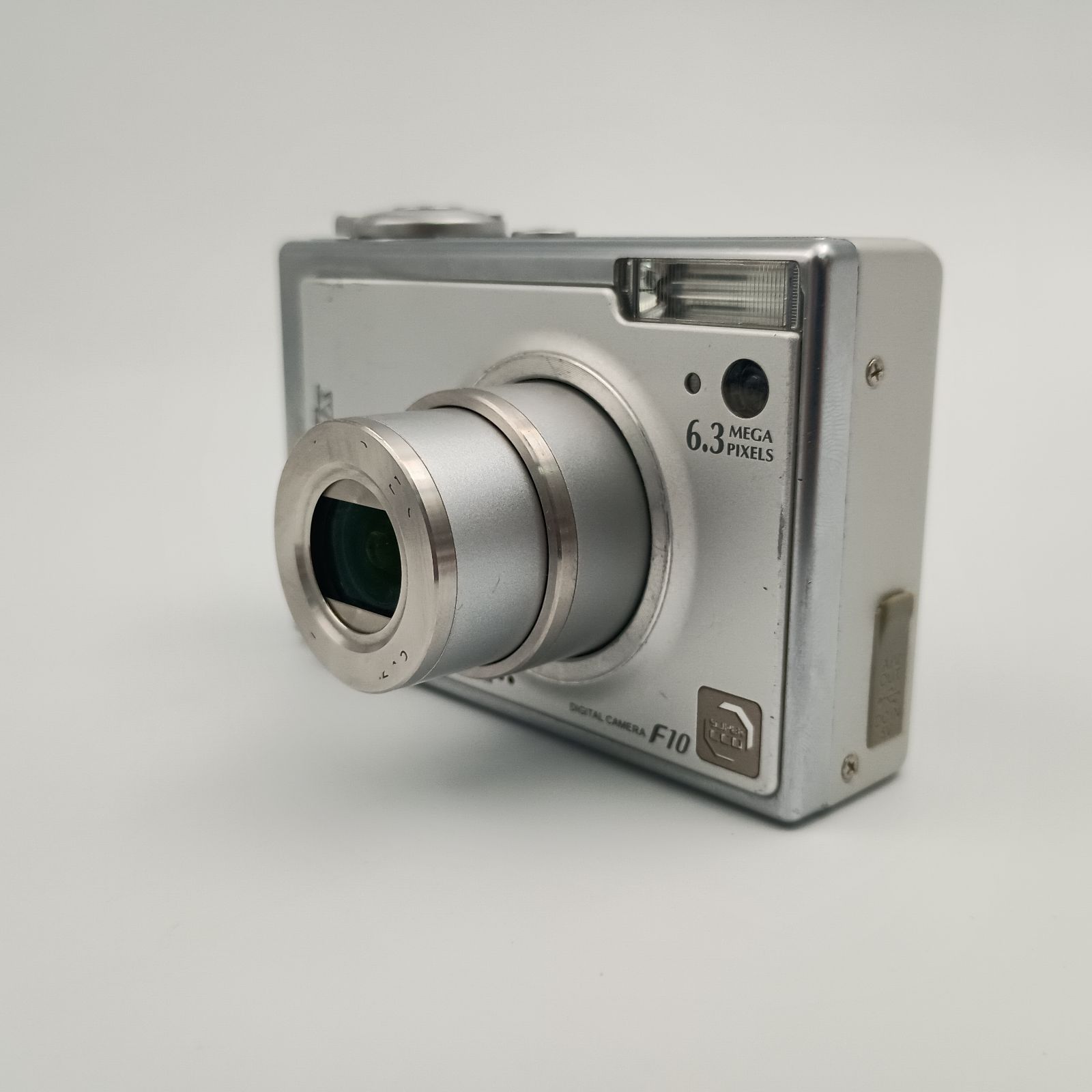 FUJIFILM富士フイルム　デジタルカメラ　FinePix F10(シルバー) Amazon | FUJIFILM デジタルカメラ FinePix(ファインピックス) F10 FX