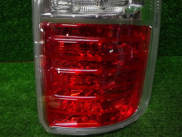 ★美品★TOYOTA ノア ZRR70 70系 LED全灯 純正テールレンズ ノア 右テールレンズ ZRR70/75 前期 28-198 トヨタ LED玉切れ