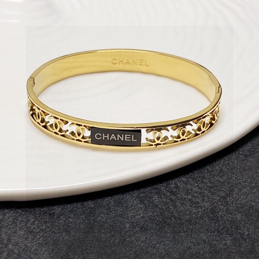 今日特価】Chanel シャネル オープンワーク ブレスレット - メルカリ