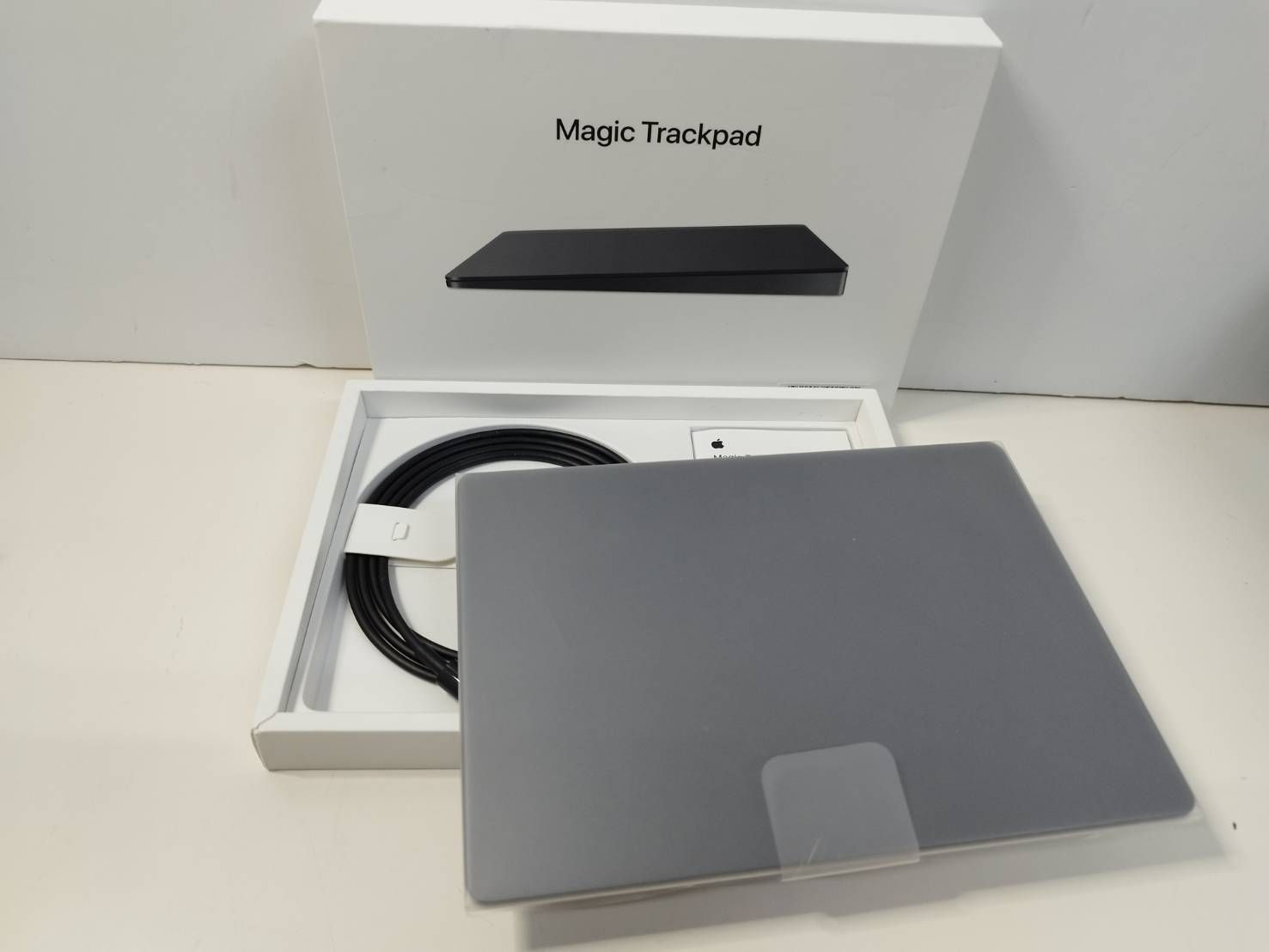 Magic Trackpad 2 バタ臭 MRMF2J/A(スペースグレイ) Magic Trackpad 2 バタ臭 MRMF2J/A(スペースグレイ)