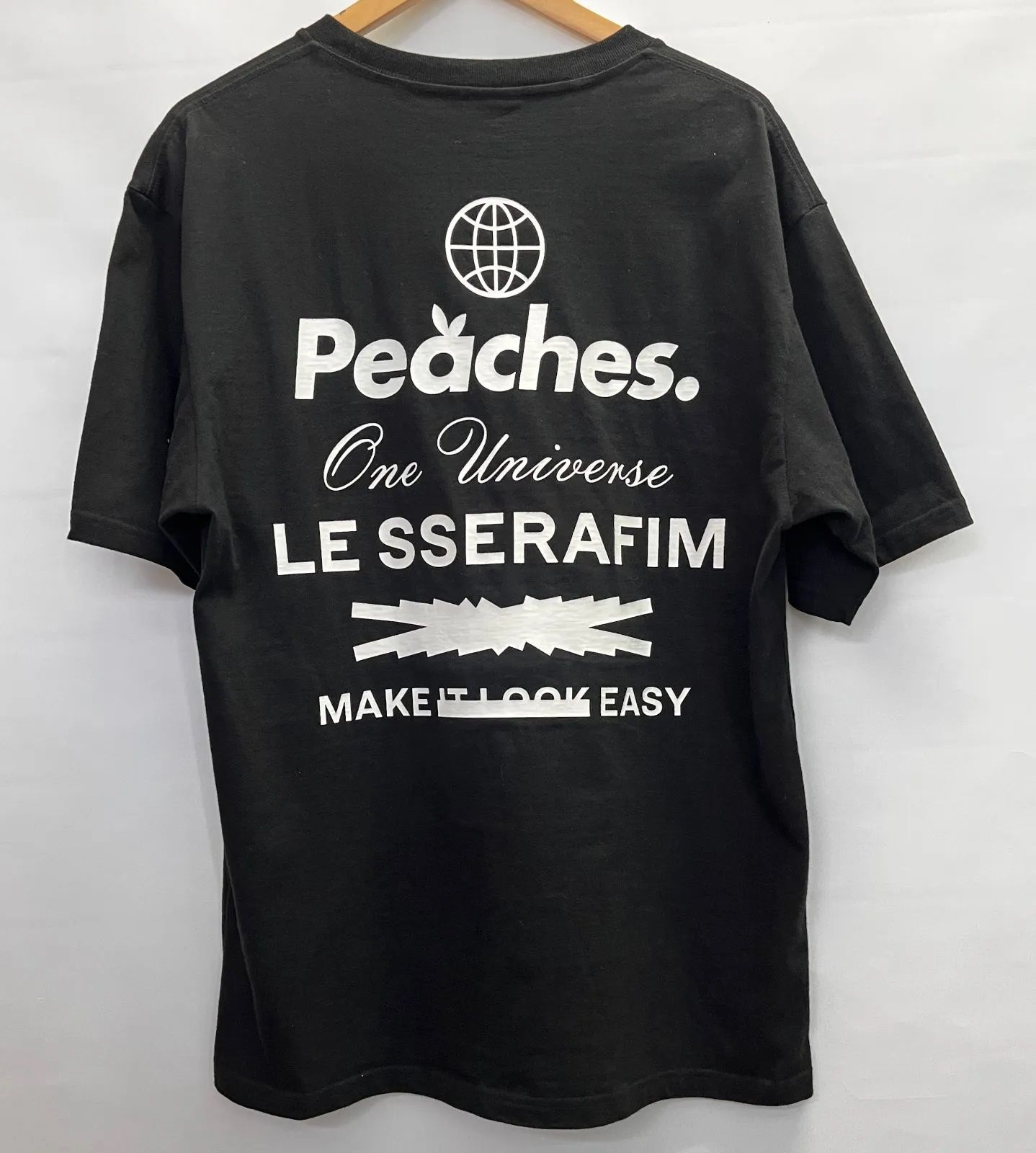 浜館75-1842】 【店舗併売品】 《希少》Peaches. LE SSERAFIM コラボ