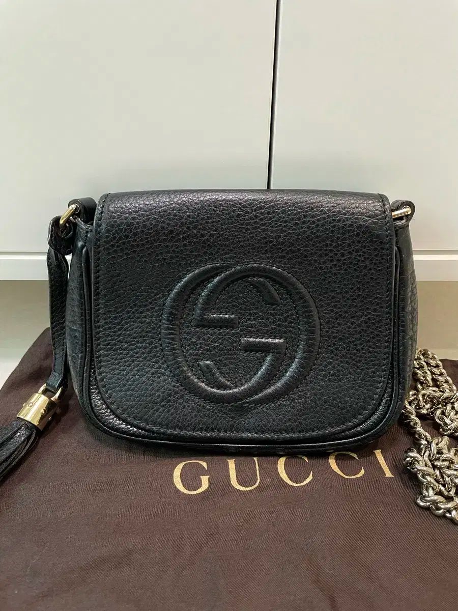 GUCCI グッチ