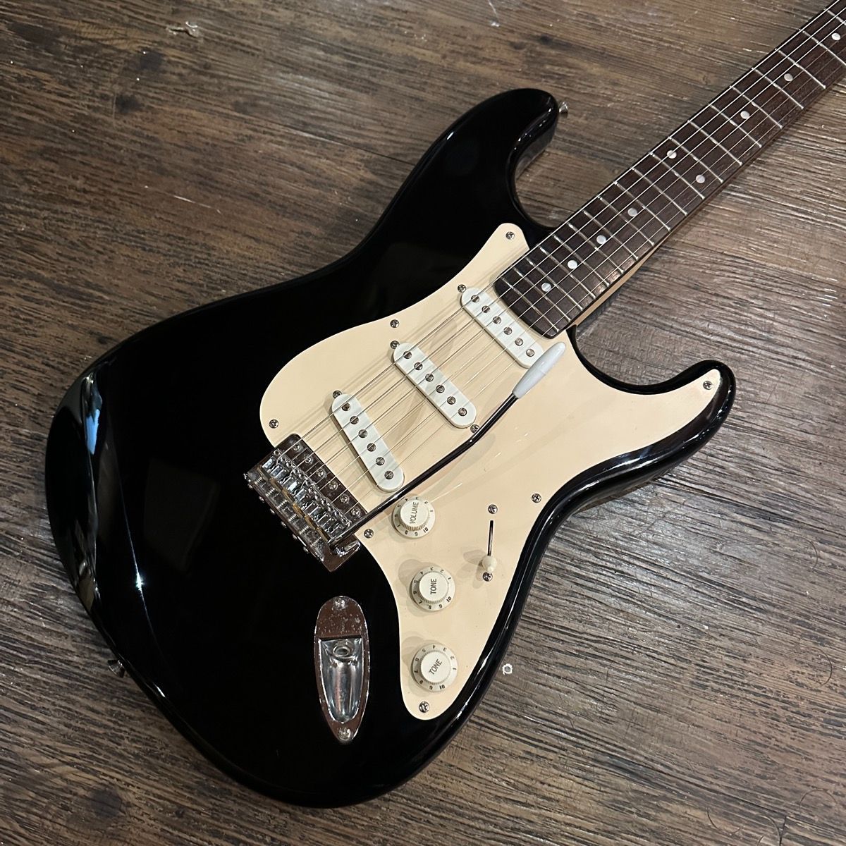 Fernandes LE-1Z Electric Guitar エレキギター フェルナンデス