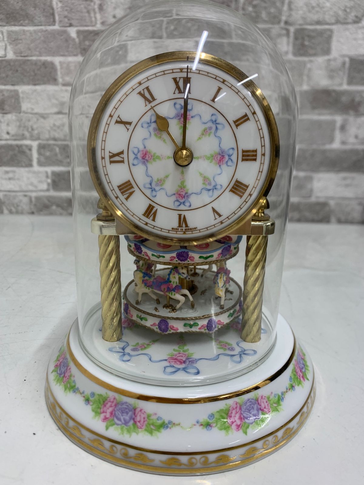ドイツ製 置き時計 PROZELLAN MANUFAKTUR メリーゴーランド 金彩 陶器