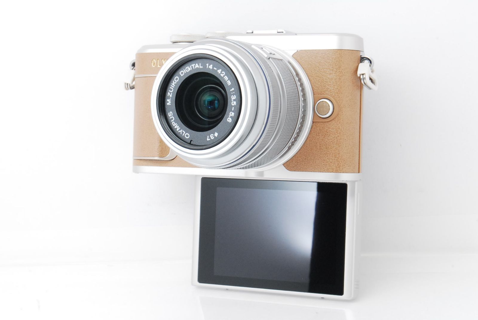 ☆ 高級感溢れるボディ ☆ オリンパス OLYMPUS OM-4 Ti ボディ　フィルムカメラ コンパクト・軽量 ☆高級感あふれる上質デザイン♪スマホ転送もラクラク！☆オリンパス E