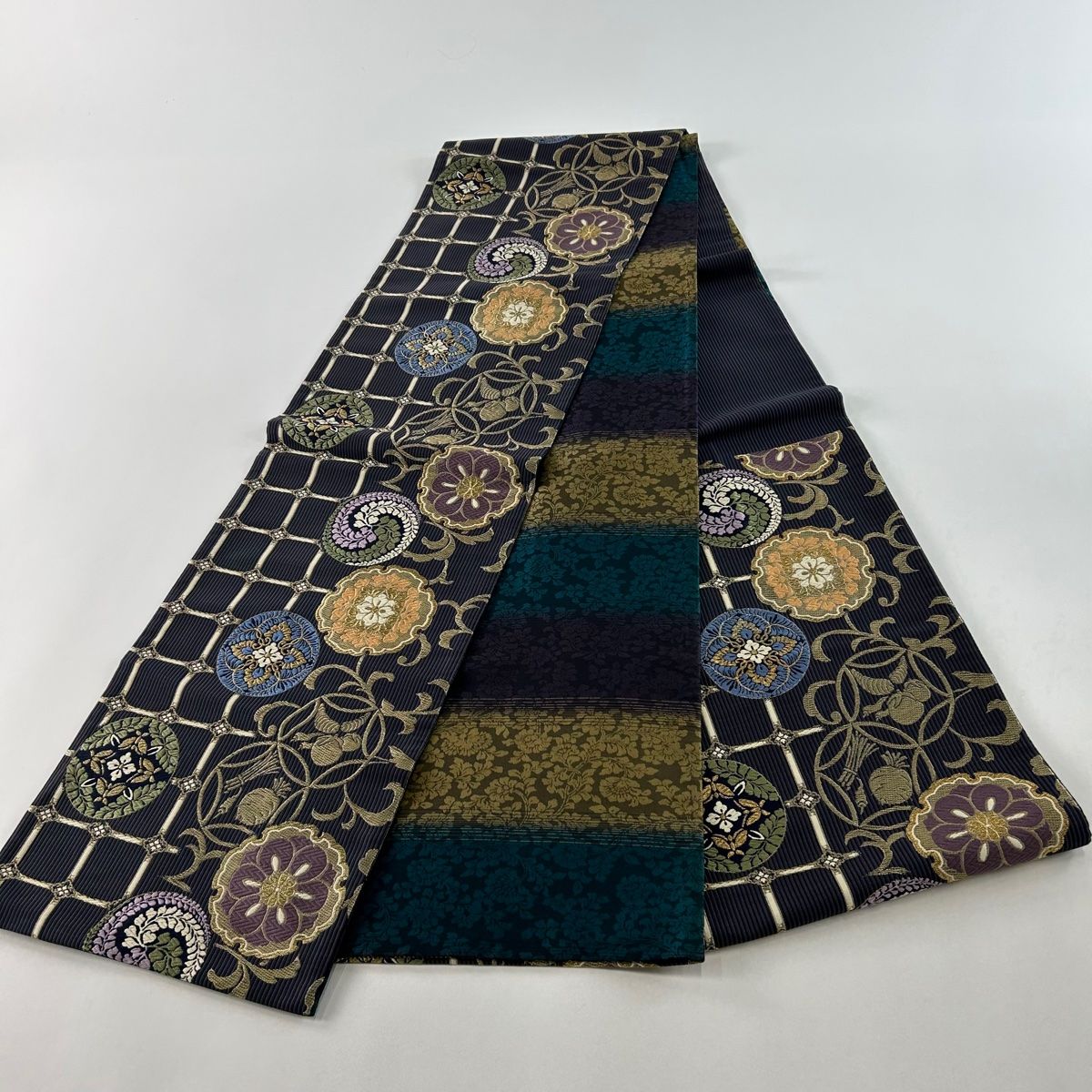 袋帯 美品 名品 二条城二の丸御殿天井絵 雪輪 刺繍 金糸 濃紫 六通 