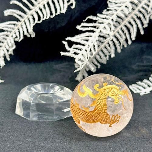 レインボーあり 龍彫り 水晶 置物 台座付き 天然石 パワーストーン