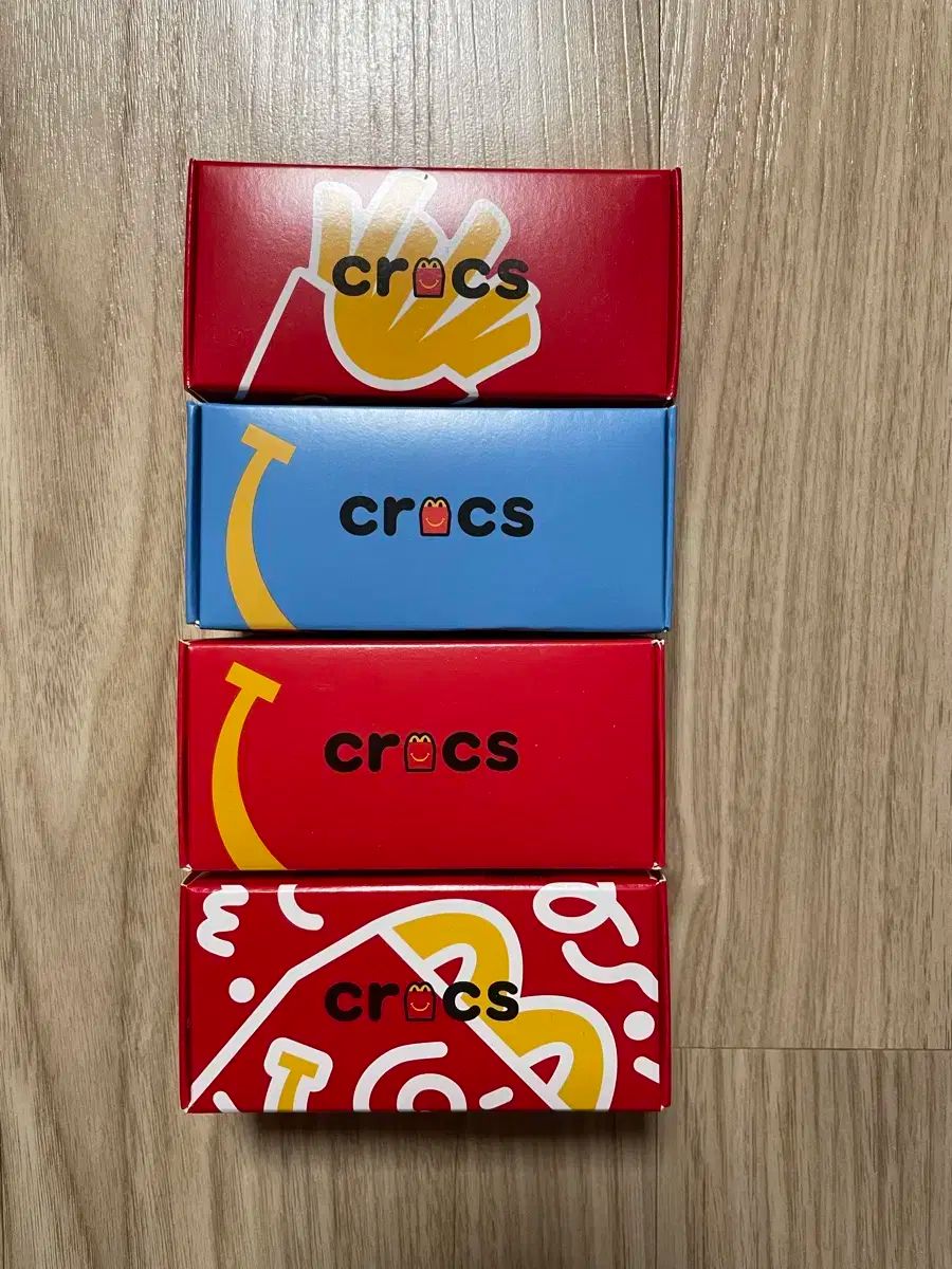 韓国　マクドナルド　クロックス　4個セット　キーリング crocs - マクドナルドクロックスコラボキーリングハッピーセット