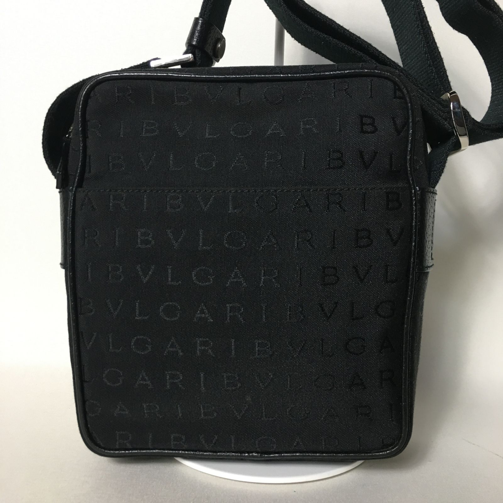 2506-111｜美品｜ブルガリ ショルダーバッグ ブラック ロゴマニア 2506-111｜美品｜ブルガリ ショルダーバッグ ブラック ロゴ