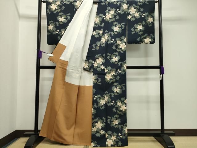 上質な紬 草花文