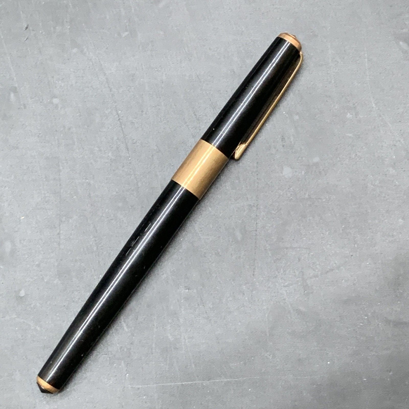 P472 ペン先14K ヴィンテージPILOT パイロット スーパー 万年筆１４金 K14万年筆 軸にネーム刻印有 筆記未