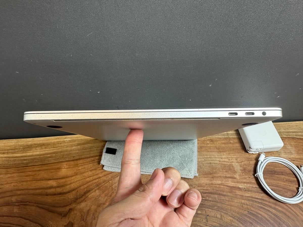 最上位新品バッテリー」Apple MacBook PRO Retina 15.4inch 2018