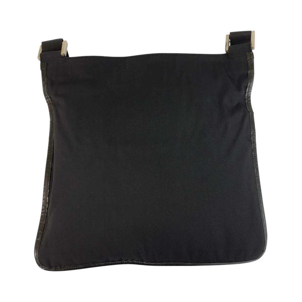 GUCCI グッチ ブラック 黒 シルバー金具 ナイロン/レザー 019