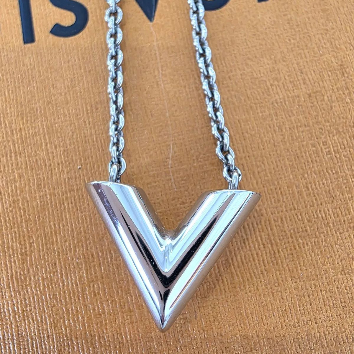 ☆【Louis Vuitton/ルイヴィトン】 ネックレス・エセンシャル V
