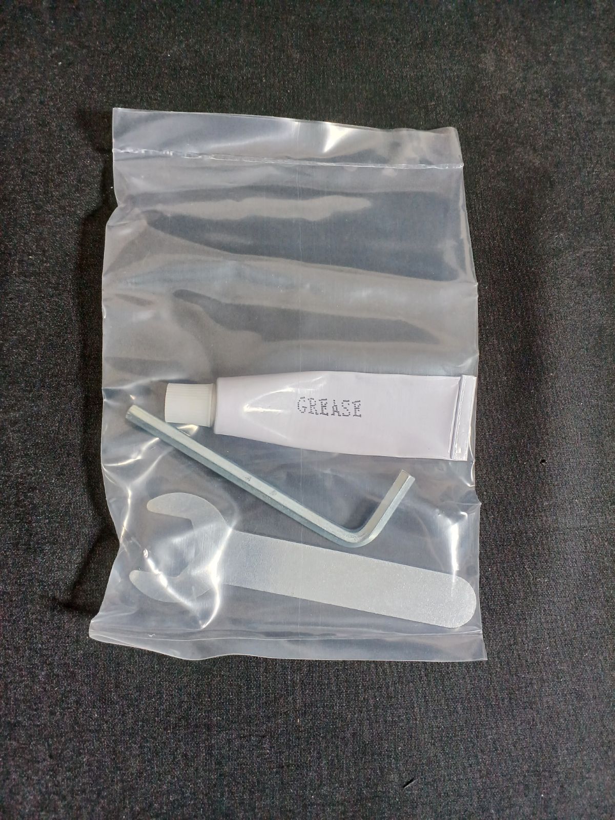 アウトレット品 工進 KOSHIN 18V 2.5Ah 充電式剪定はさみ PPD-1825 プレミアムシリーズ バッテリー2個 充電器付 標準モードφ15mm 最大モードφ25mm切断 軽量 コンパクト アンビル式 日本製刃 果樹 荒剪定 黒 YUZUMIYA_COM