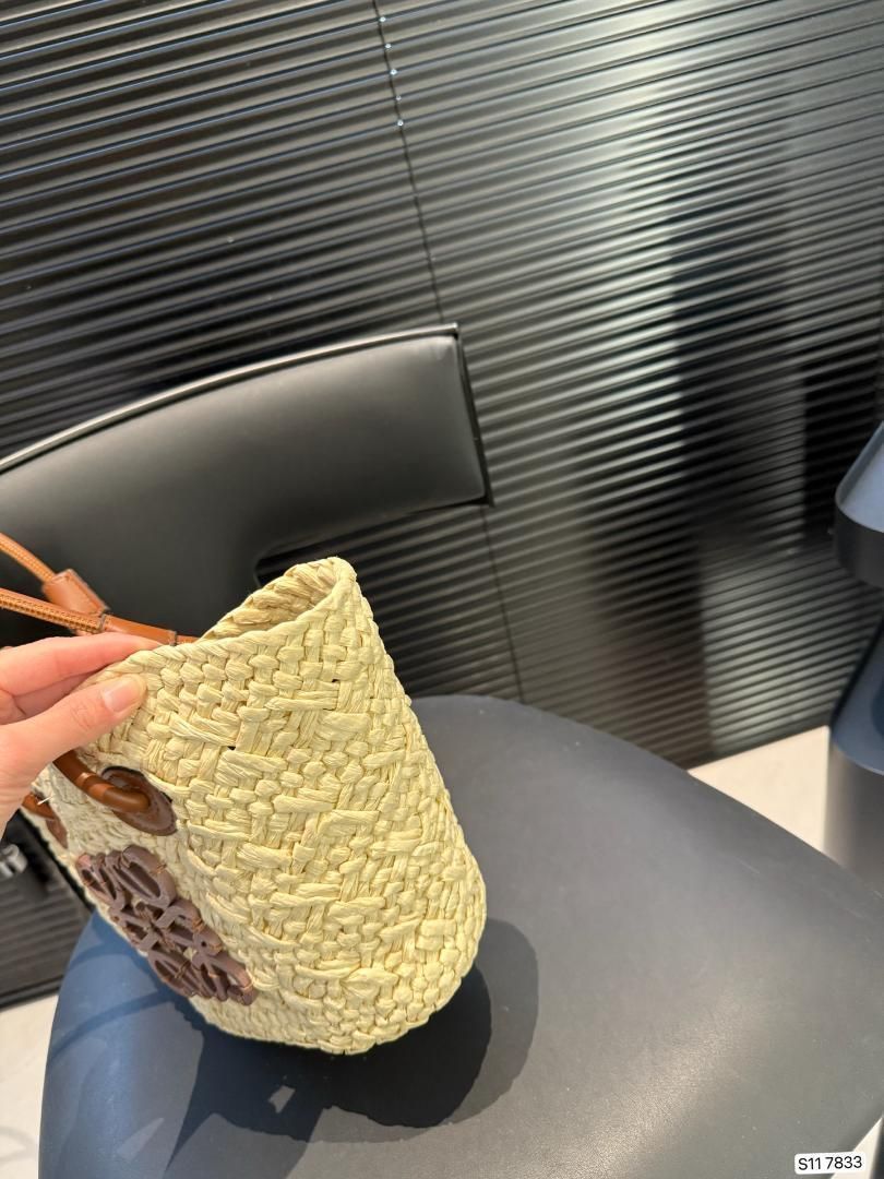 Loewe ショルダーバッグ