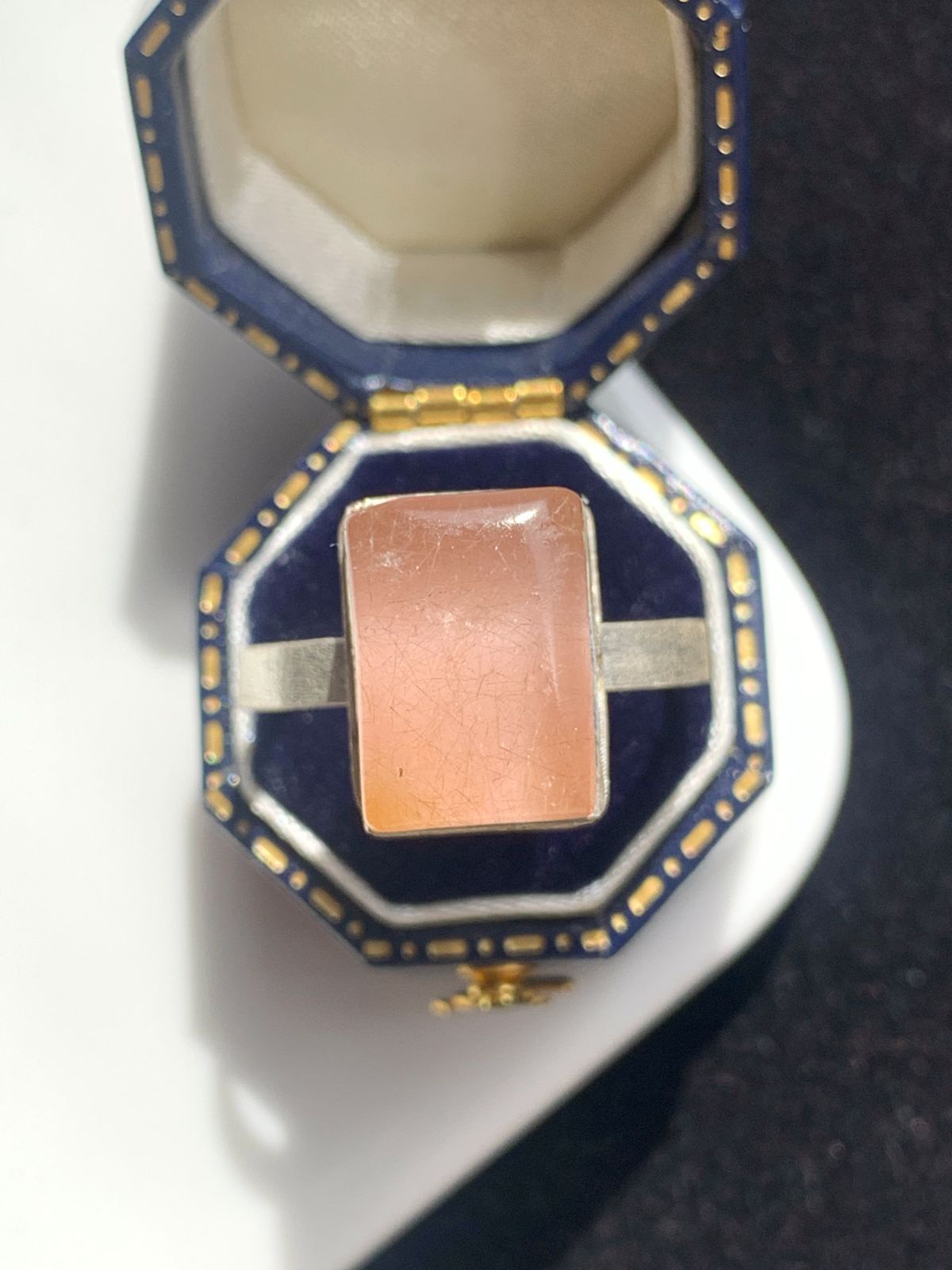 ペリドットインブルーカルサイト×ルチルクォーツ ダブレット ストーン リング59 ペリドットインブルーカルサイト×ルチルクォーツ ダブレット ストーン