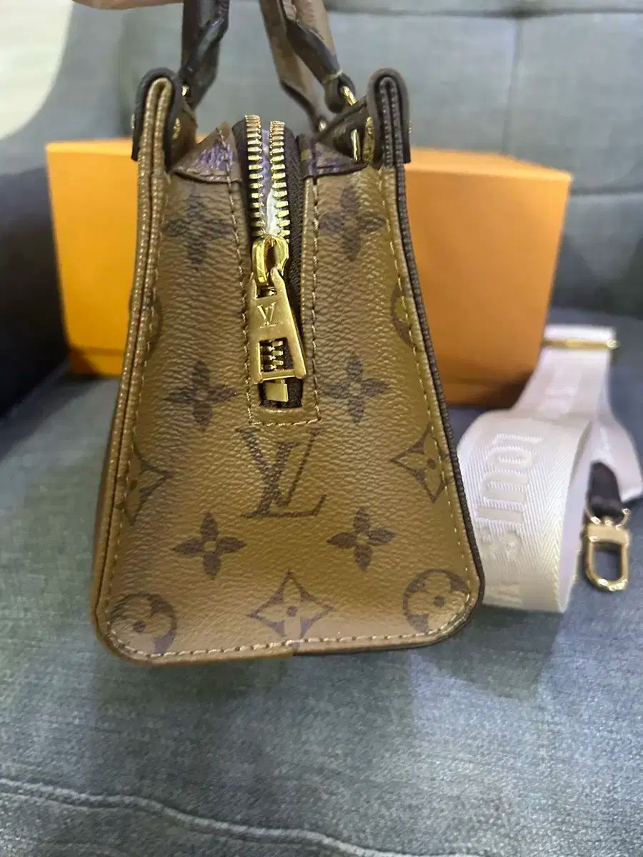正規品★LOUIS VUITTON オンザゴー イースト ウエスト オンザゴー EW バイカラー モノグラム・アンプラント レザー