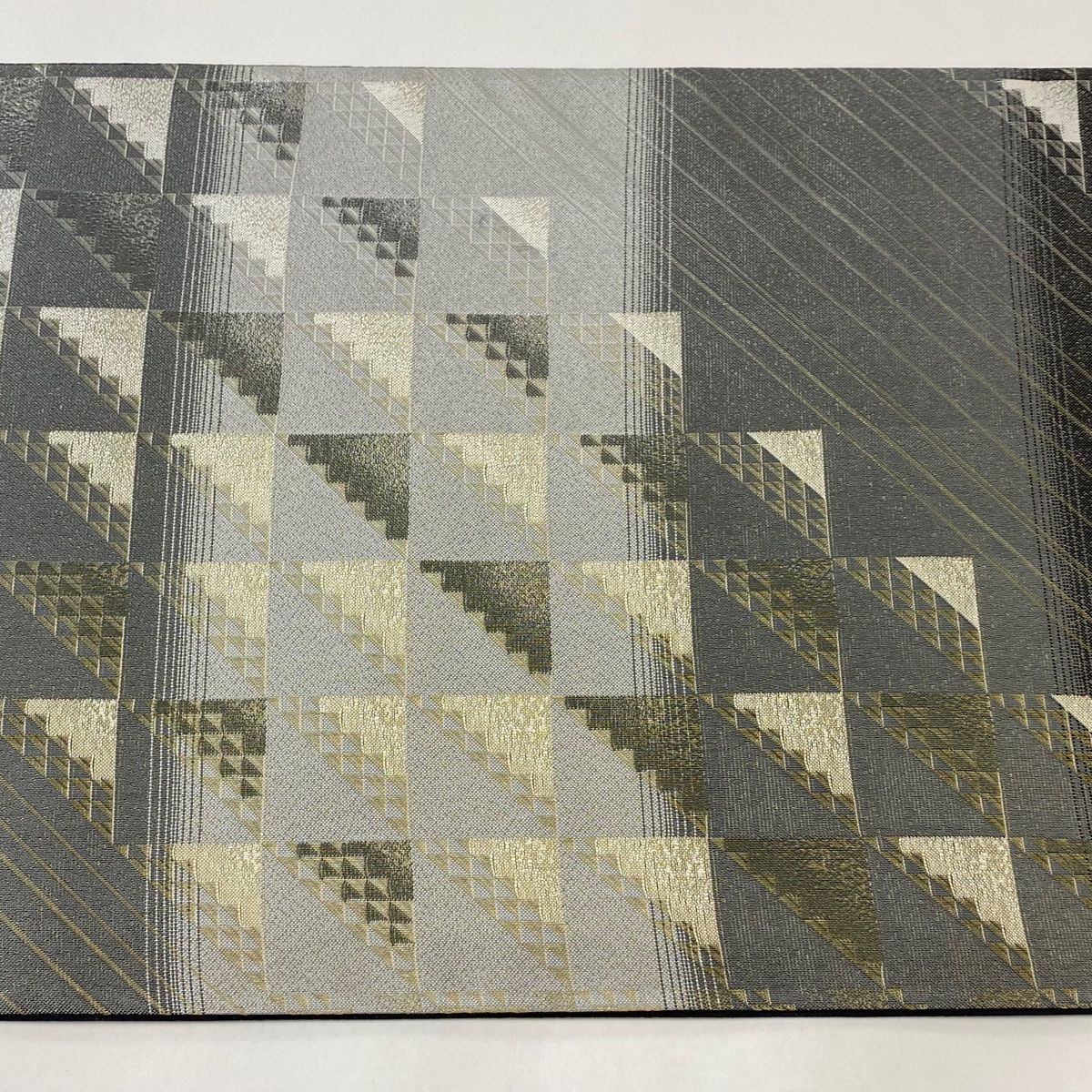 袋帯 美品 名品 鱗 段縞 金銀糸 灰色 六通 正絹 【中古】 - メルカリ