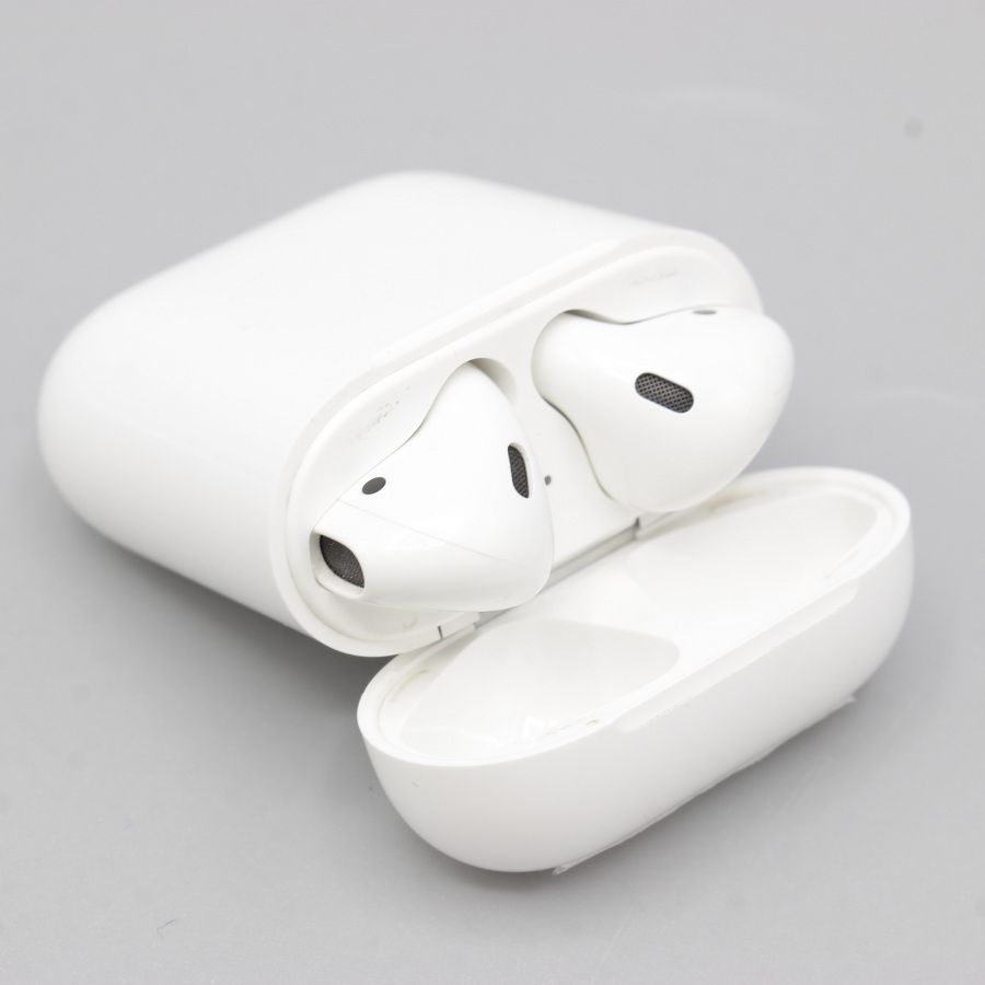 Apple AirPods with Charging Case 第2世代 MV7N2J/A エアーポッズ