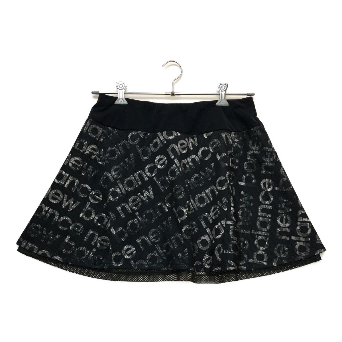 New Balance ロゴプリント スカート　　　Ｌ 超美品ニューバランスゴルフ スカート 白×黒 メッシュ地 ロゴ総柄