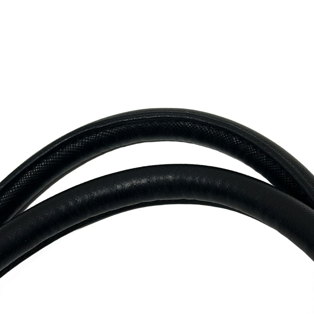 プラダ ビジネスバッグ