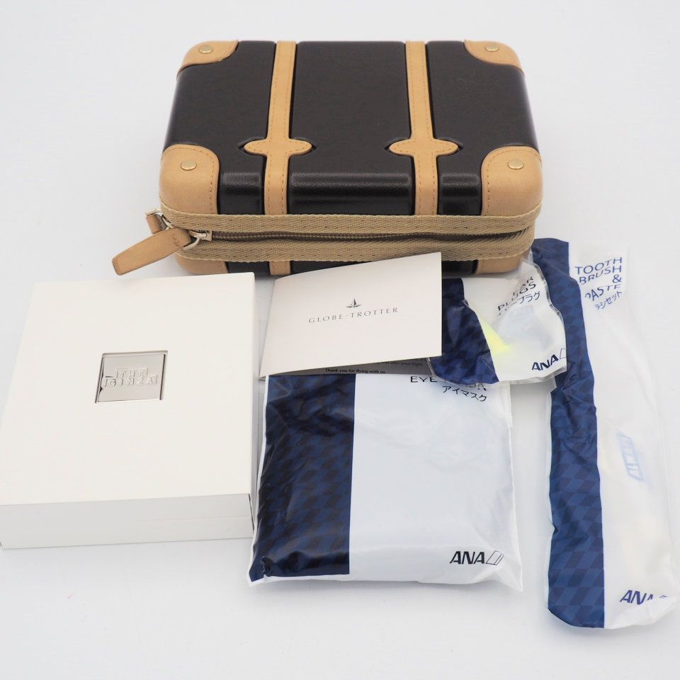 RIMOWA X ANA トラベルポーチ ネイビー　アメニティポーチ　ファースト RIMOWA X ANA トラベルポーチ ネイビー アメニティポーチ