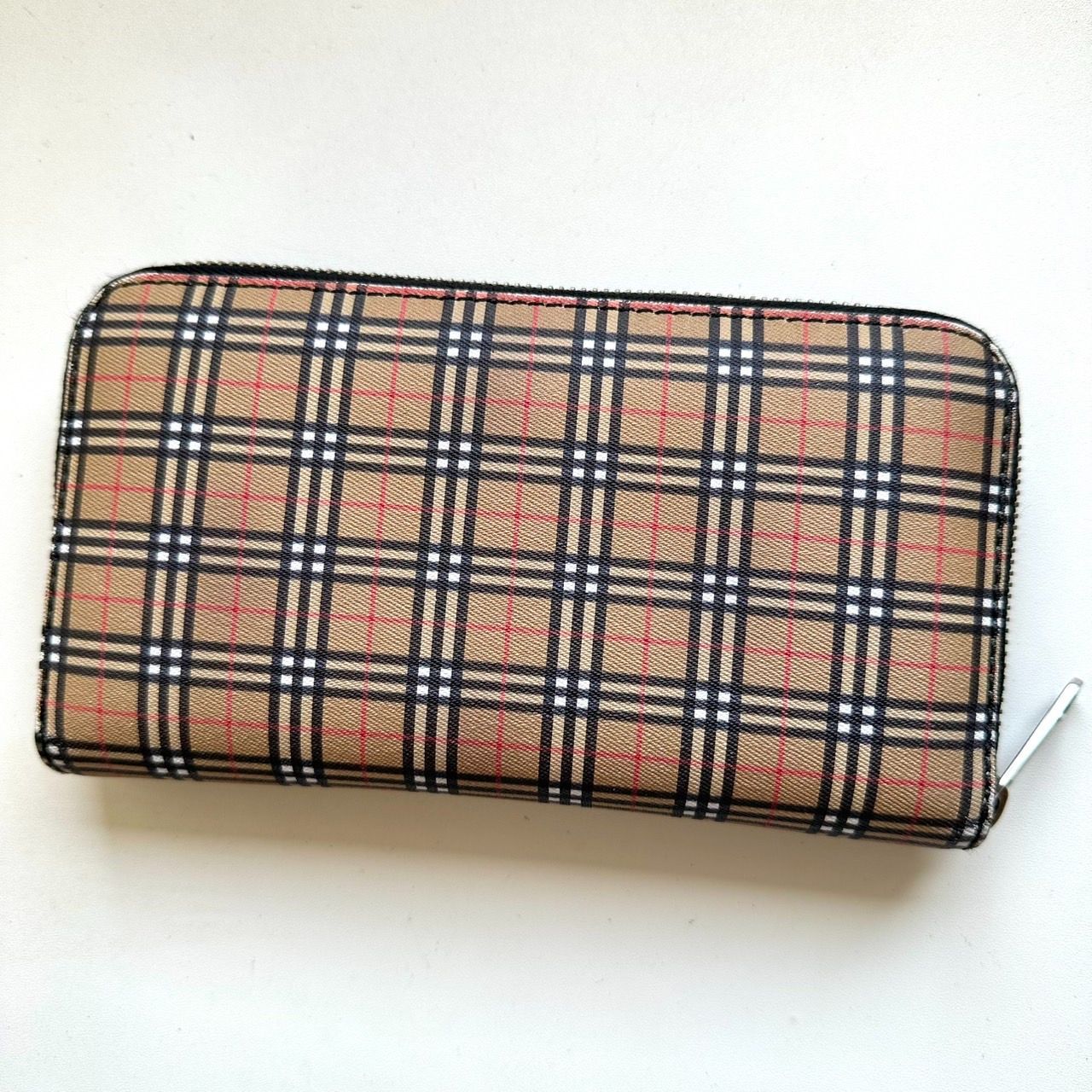BURBERRY 長財布　ノバチェック　ラウンドファスナー 美品 BURBERRY バーバリー ノバチェック ラウンドファスナー長