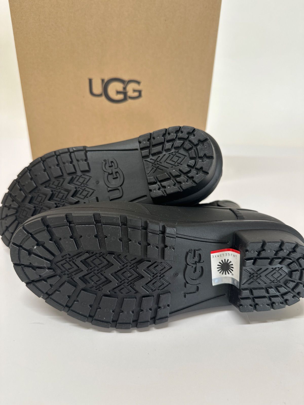 【未使用】UGG 1110650 CHEVONNE  レインブーツ ネイビー 未使用】UGG 1110650 CHEVONNE レインブーツ ネイビー 口コミ