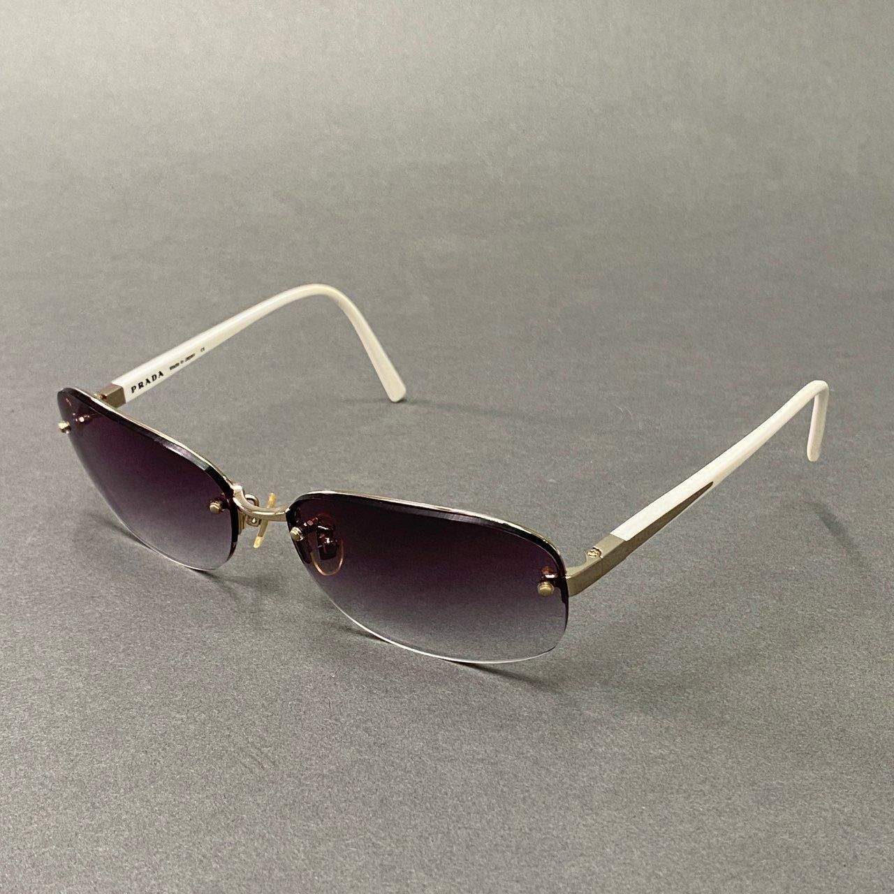 l20 《美品》 PRADA プラダ リムレス サングラス SPR72H 62□16 グレー 